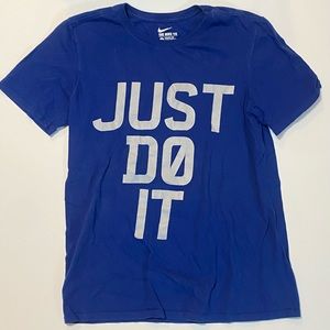 Nike short sleeve t-shirt (S)